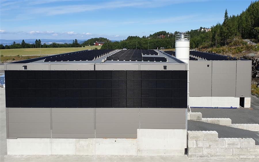 Solcelleanlegg på fabrikkbygning
